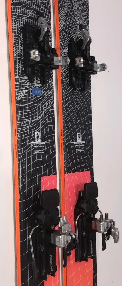 MAJESTY Supernova Carbon – Image 3